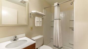 Chuveiro/banheira combinados, toalhas de banho