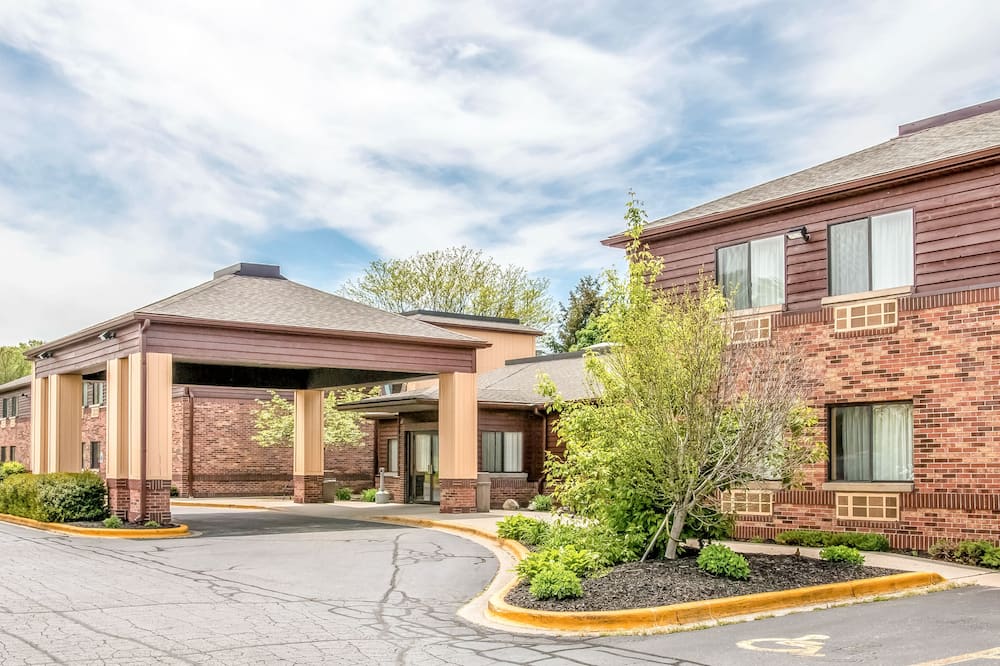 AmericInn by Wyndham Holland MI