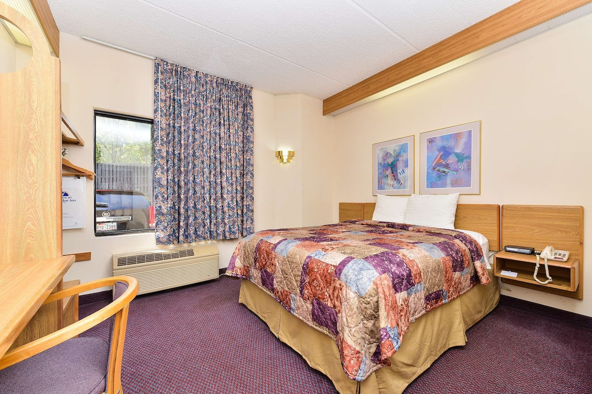 Room, 1 Double Bed, Accessible | Blackout curtains, free WiFi, bed sheets