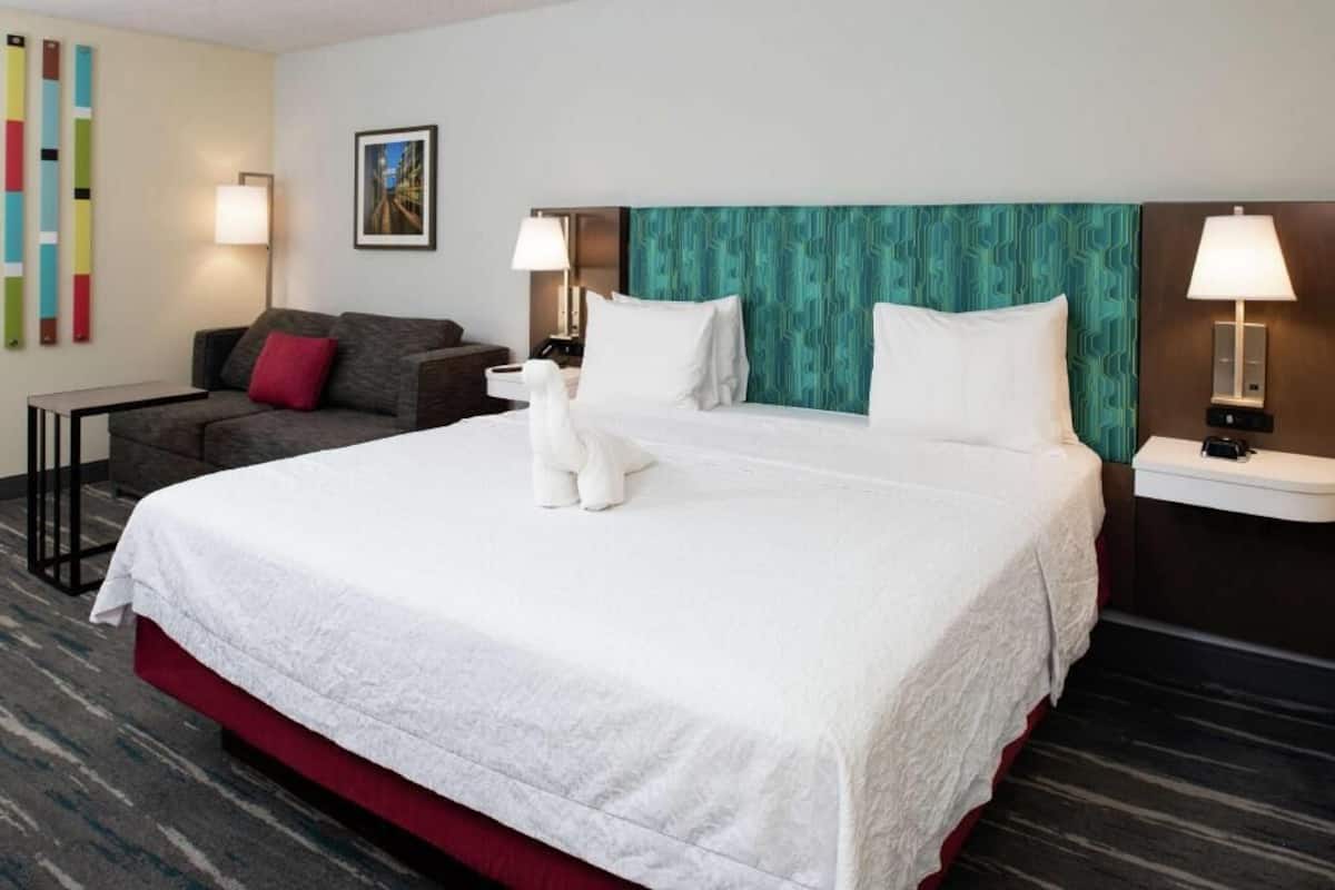 Premium bedding, in-room safe, blackout drapes, iron/ironing board