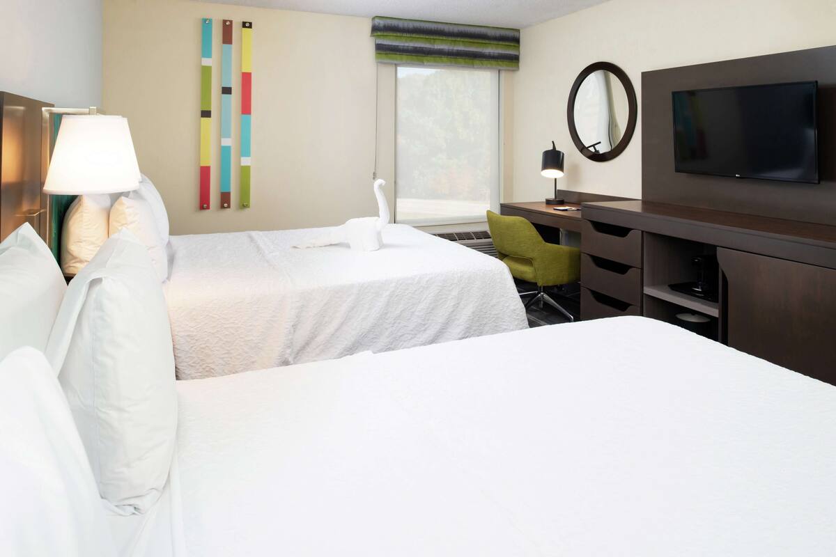 Premium bedding, in-room safe, blackout curtains, iron/ironing board