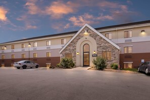 Exterior - Suburban Studios Brentwood – Nashville (Brentwood)