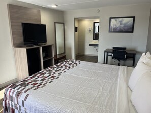 Desk, laptop workspace, blackout curtains, free WiFi - Red Roof Inn Greenville, NC (Greenville)