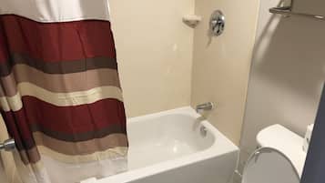 Chuveiro/banheira combinados, toalhas de banho