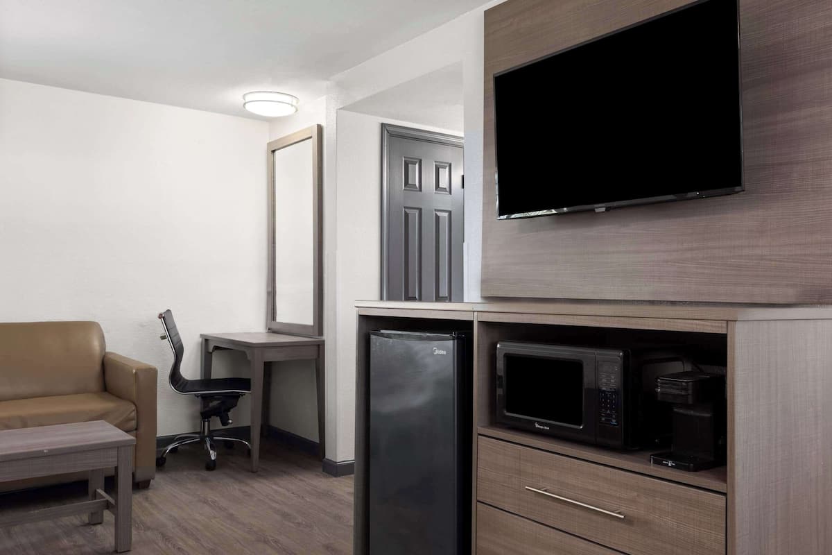 suite, multiple beds, non smoking | pillow-top beds, desk, laptop workspace, blackout curtains