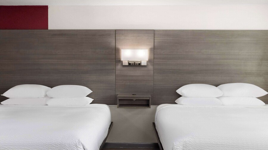Ramada by Wyndham Medford Airport North