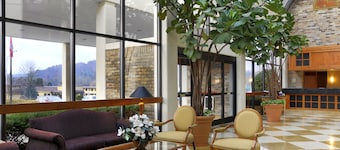 DoubleTree by Hilton Hotel Oak Ridge - Knoxville