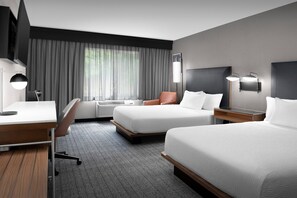 Premium bedding, desk, iron/ironing board, free cots/infant beds