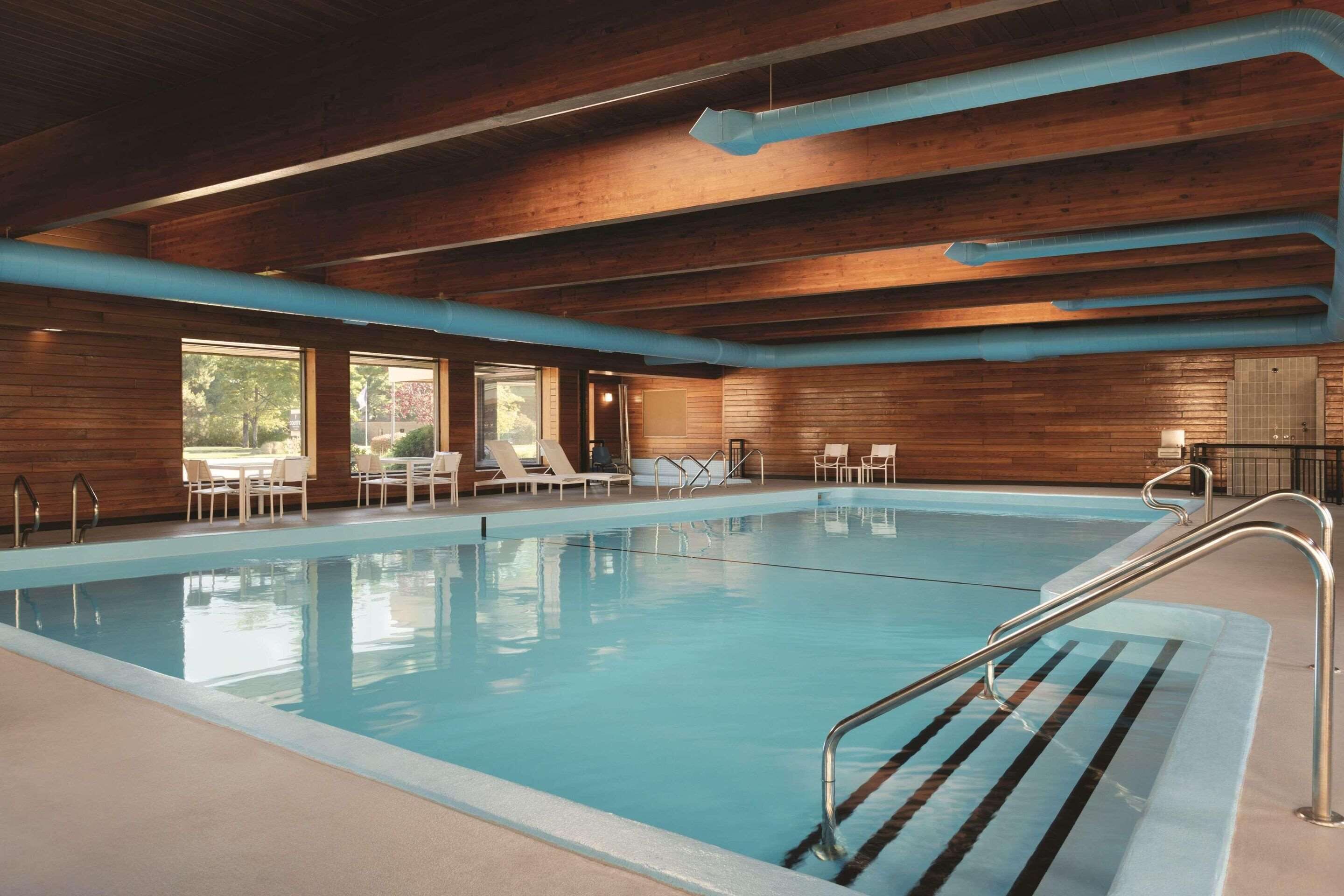 indoor pool, pool loungers