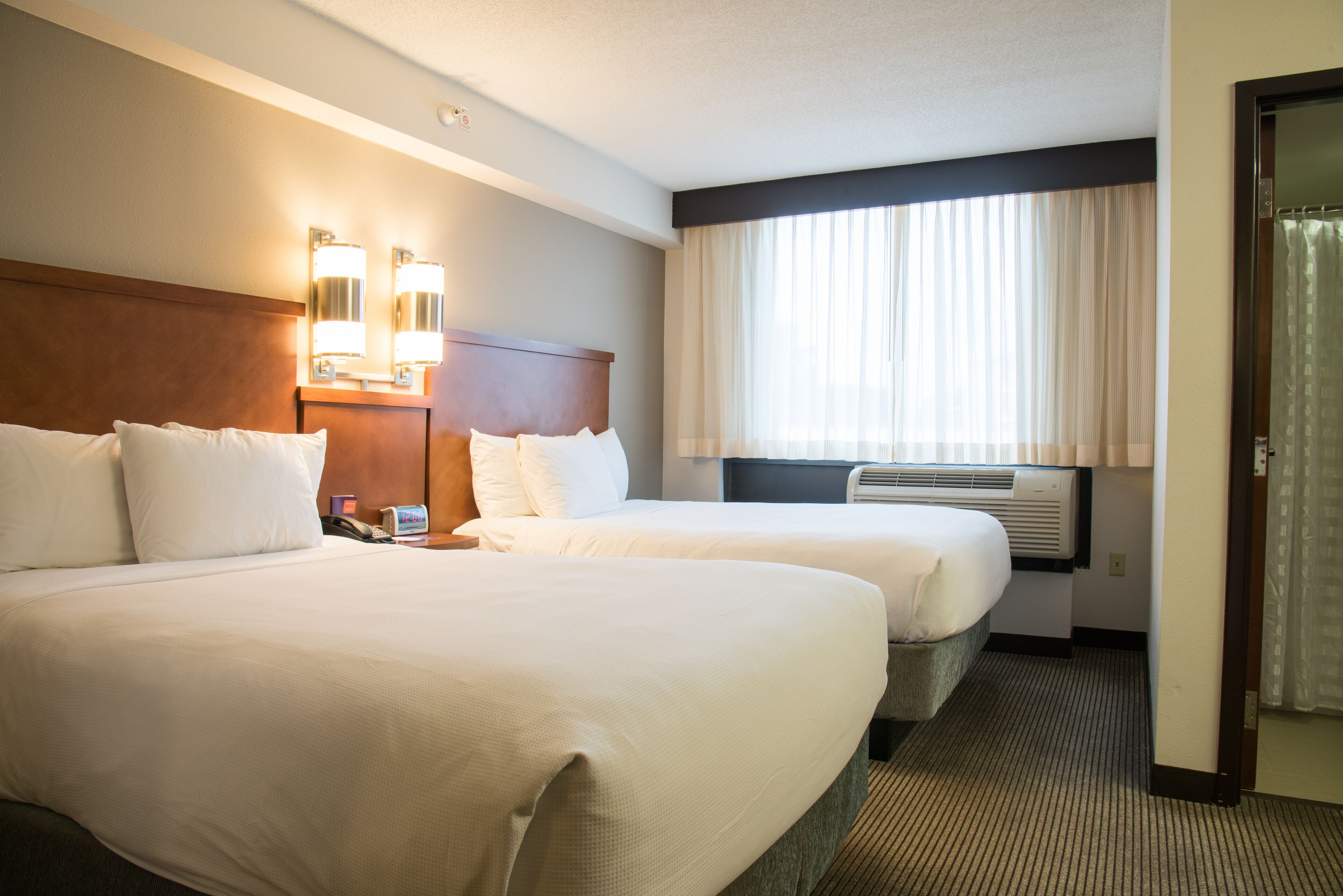 in-room safe, desk, laptop workspace, blackout curtains