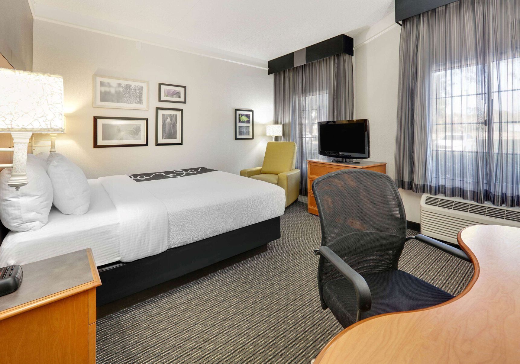 Premium bedding, iron/ironing board, free cribs/infant beds, free WiFi