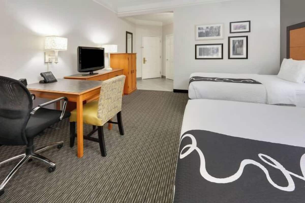 Premium bedding, iron/ironing board, free cribs/infant beds, free WiFi