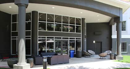 La Quinta Inn & Suites by Wyndham Dallas - Addison Galleria