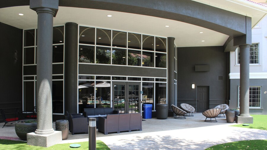 La Quinta Inn & Suites by Wyndham Dallas - Addison Galleria