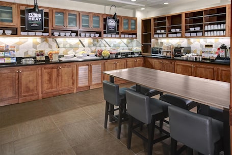 Restaurant. Hyatt Place Atlanta / Norcross / Peachtree