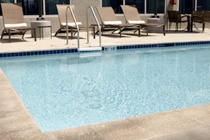 Piscine extérieure (ouverte en saison)
