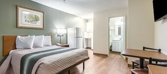 HomeTowne Studios by Red Roof Atlanta NE - Norcross South
