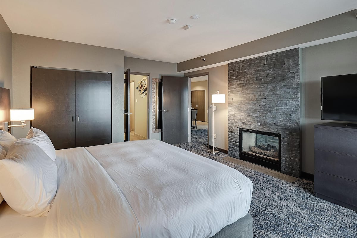 Presidential Suite, 1 King Bed, Non Smoking, Fireplace