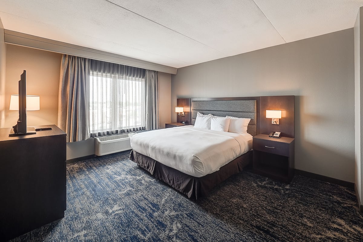 1 bedroom, premium bedding, down duvets, in-room safe