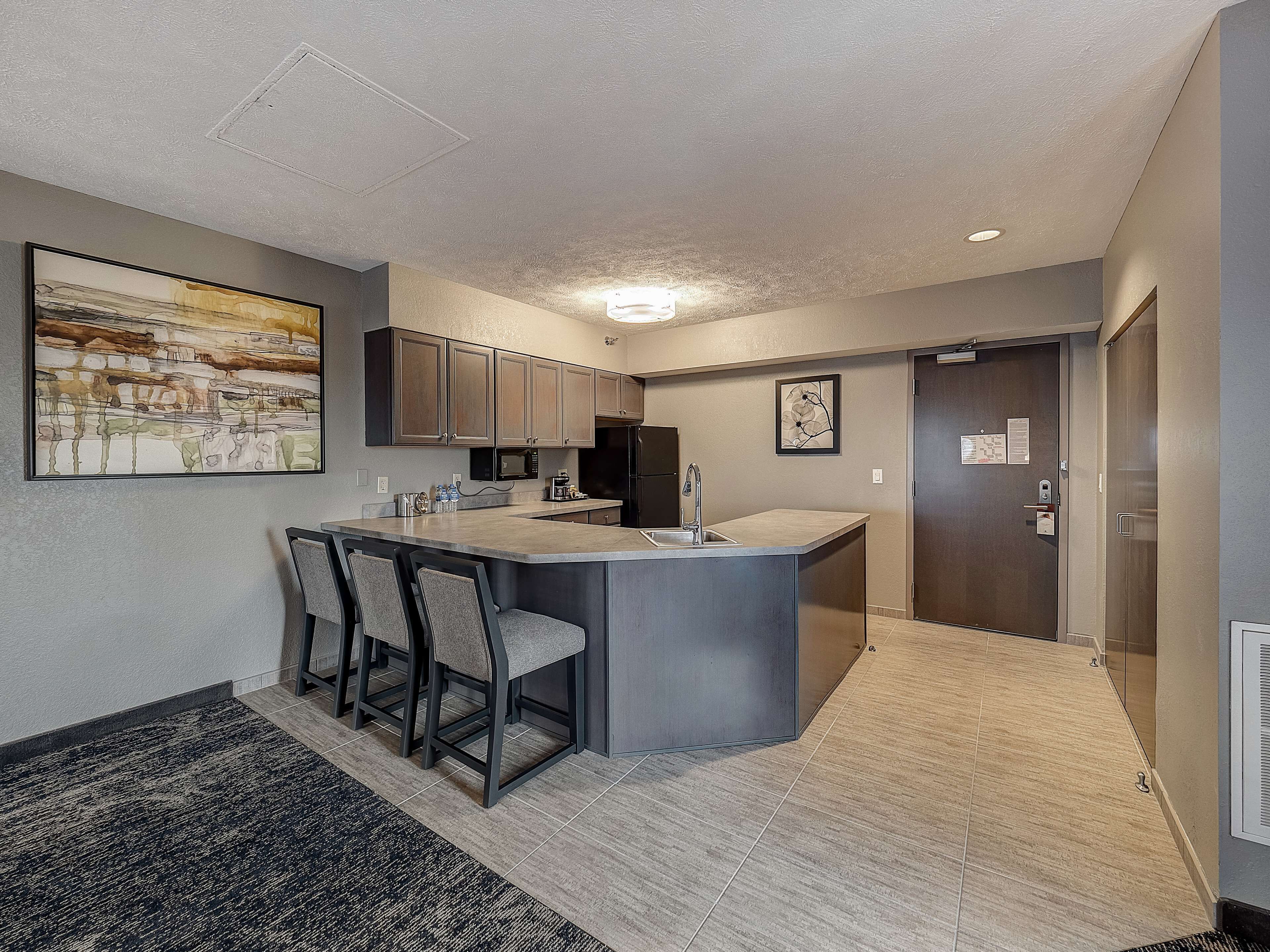 presidential suite, 1 king bed, non smoking, fireplace | 1 bedroom, premium bedding, down duvets, in-room safe