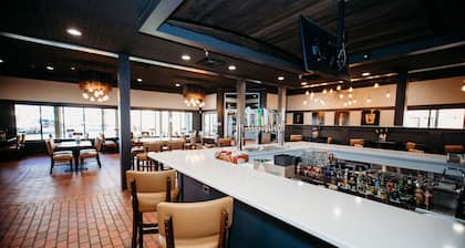 DoubleTree by Hilton Hotel Bloomington