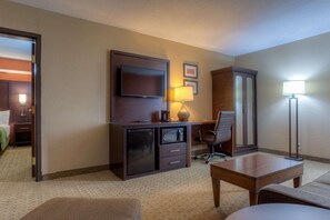 Standard Studio Suite, 1 Queen Bed with Sofa bed, Non Smoking