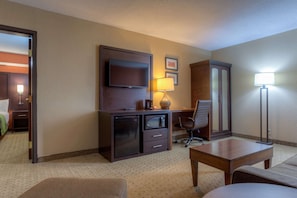 Standard Studio Suite, 1 Queen Bed with Sofa bed, Non Smoking