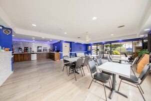 Desayuno continental incluido todos los días 