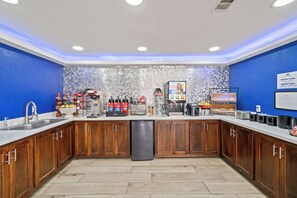 Petit déjeuner continental compris tous les jours