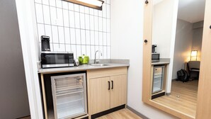 Mini-refrigerator