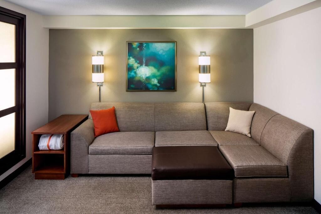 Living area | 55-inch flat-screen TV with digital channels, TV