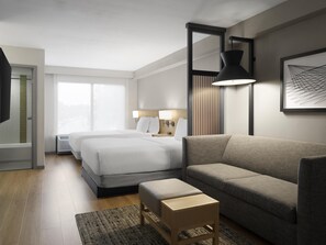 Ropa de cama de alta calidad, caja fuerte, escritorio y cortinas opacas