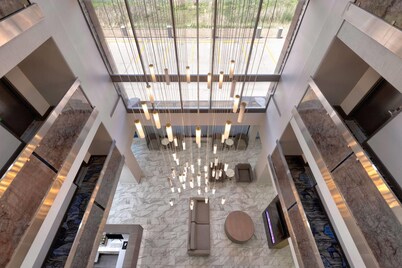 La Quinta Inn & Suites by Wyndham Dallas I-35 Walnut Hill Ln