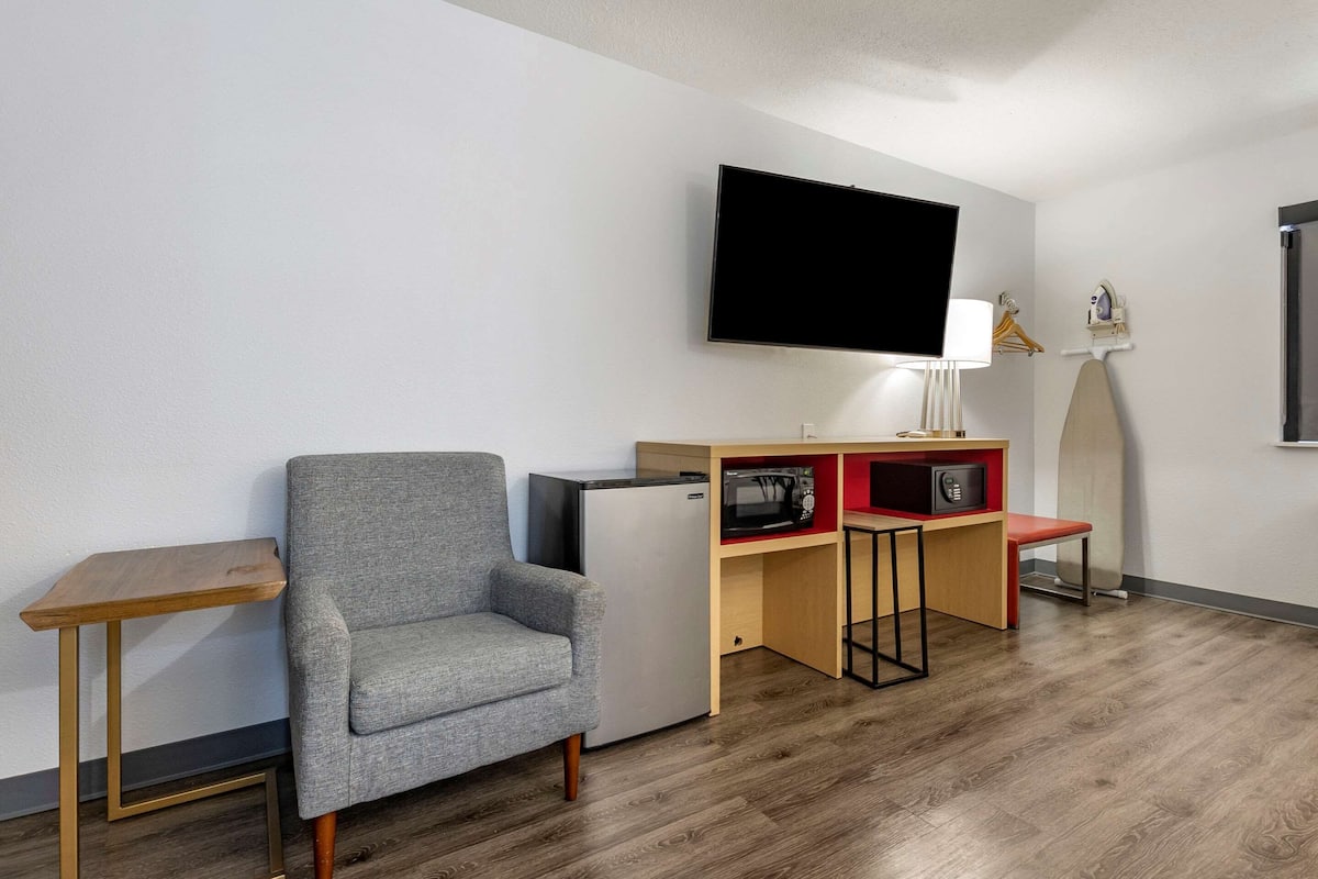 standard room, 2 double beds, non smoking | in-room safe, desk, iron/ironing board, rollaway beds