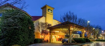 La Quinta Inn & Suites by Wyndham Raleigh Durham Intl AP