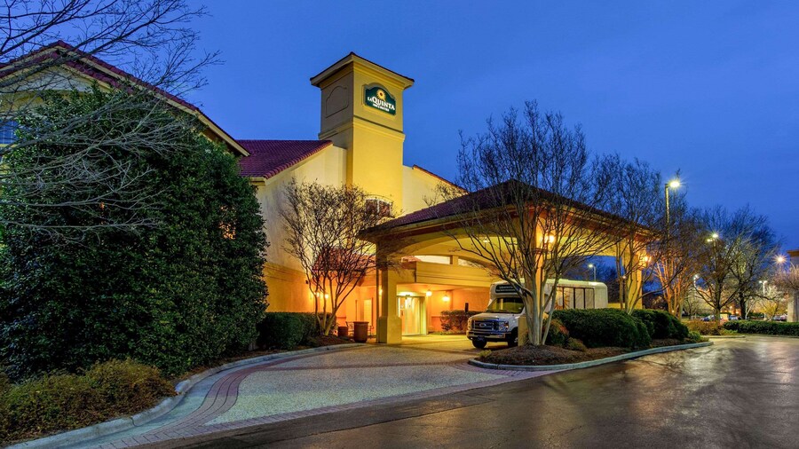 La Quinta Inn & Suites by Wyndham Raleigh Durham Intl AP