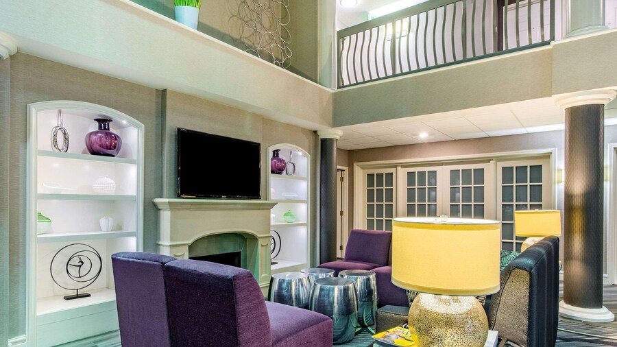 La Quinta Inn & Suites by Wyndham Raleigh Durham Intl AP