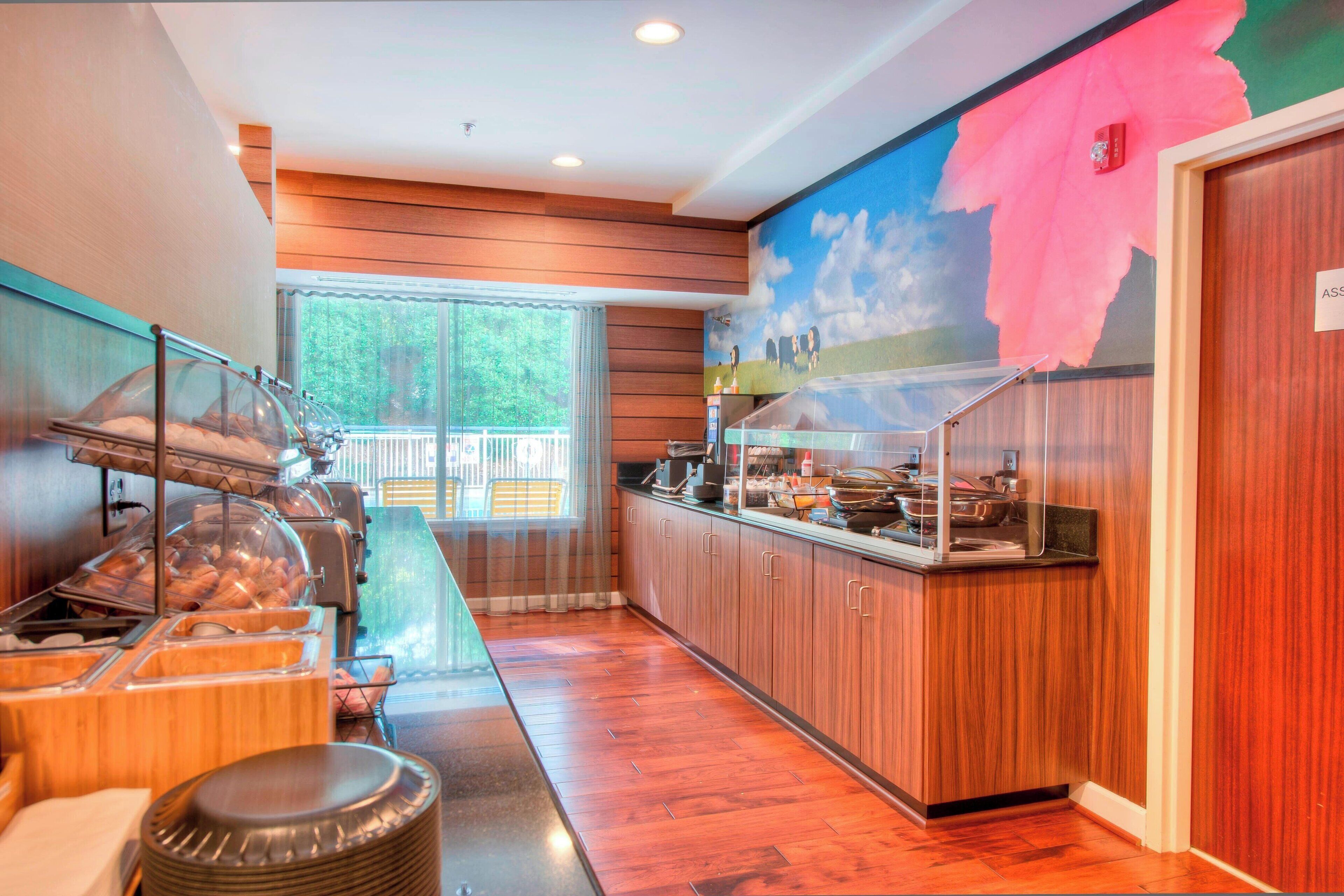 free daily continental breakfast