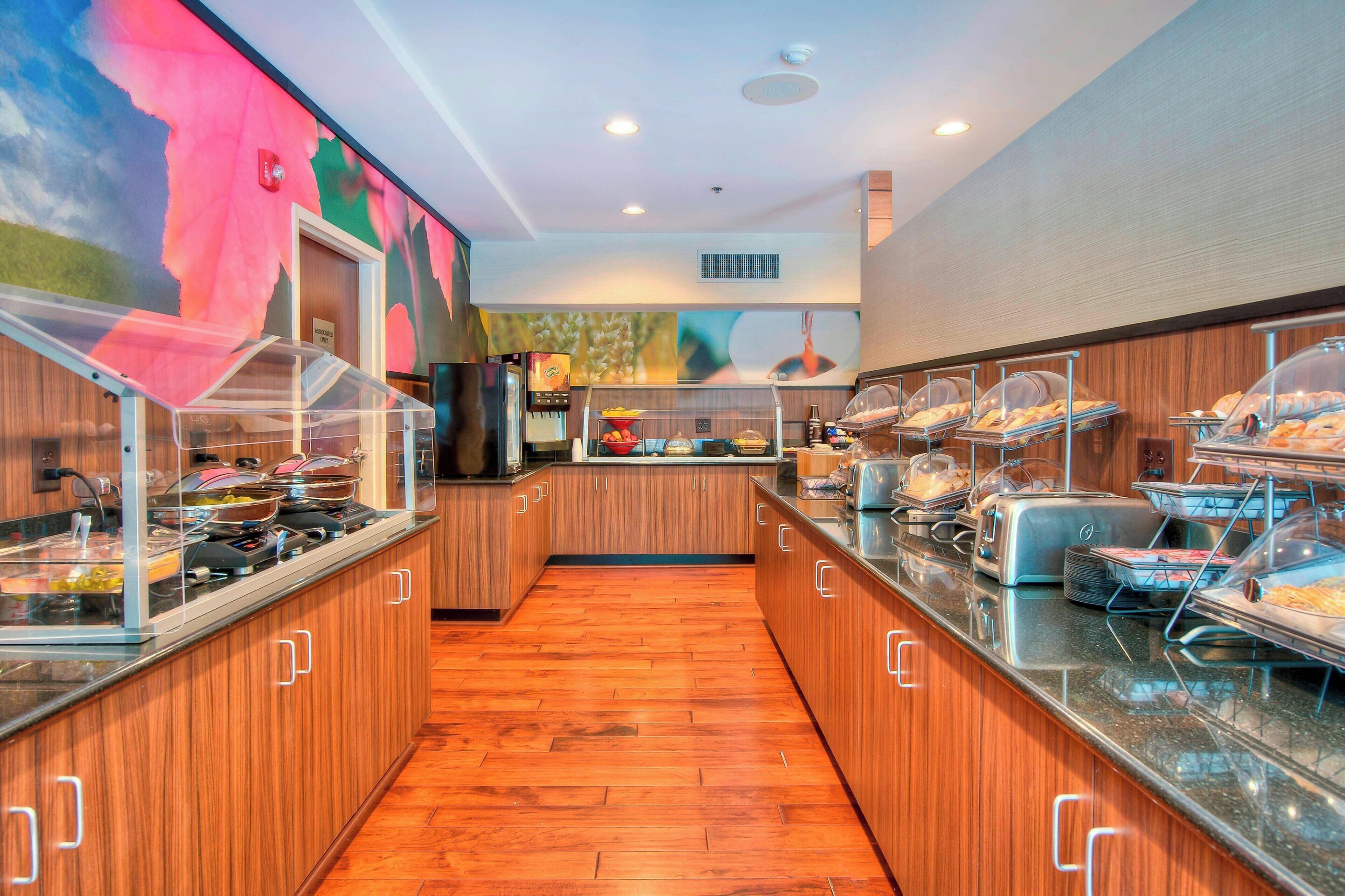 free daily continental breakfast