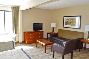 Deluxe Studio, Multiple Beds, Non Smoking | Down comforters, individually decorated, individually furnished, desk