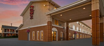 Red Roof Inn & Suites Denton