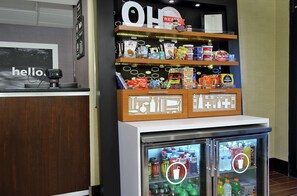 Snack bar - Hampton Inn Ashtabula (Austinburg)