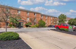 Exterior - Suburban Studios Copley Akron West (Akron)