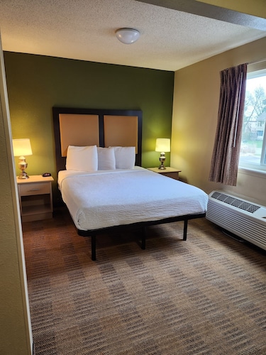 Suburban Studios Columbus - Dublin