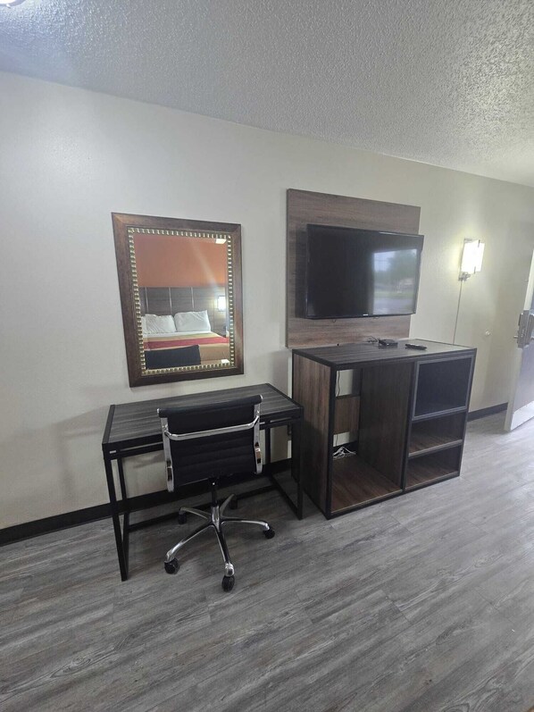 Individually furnished, free WiFi, bed sheets