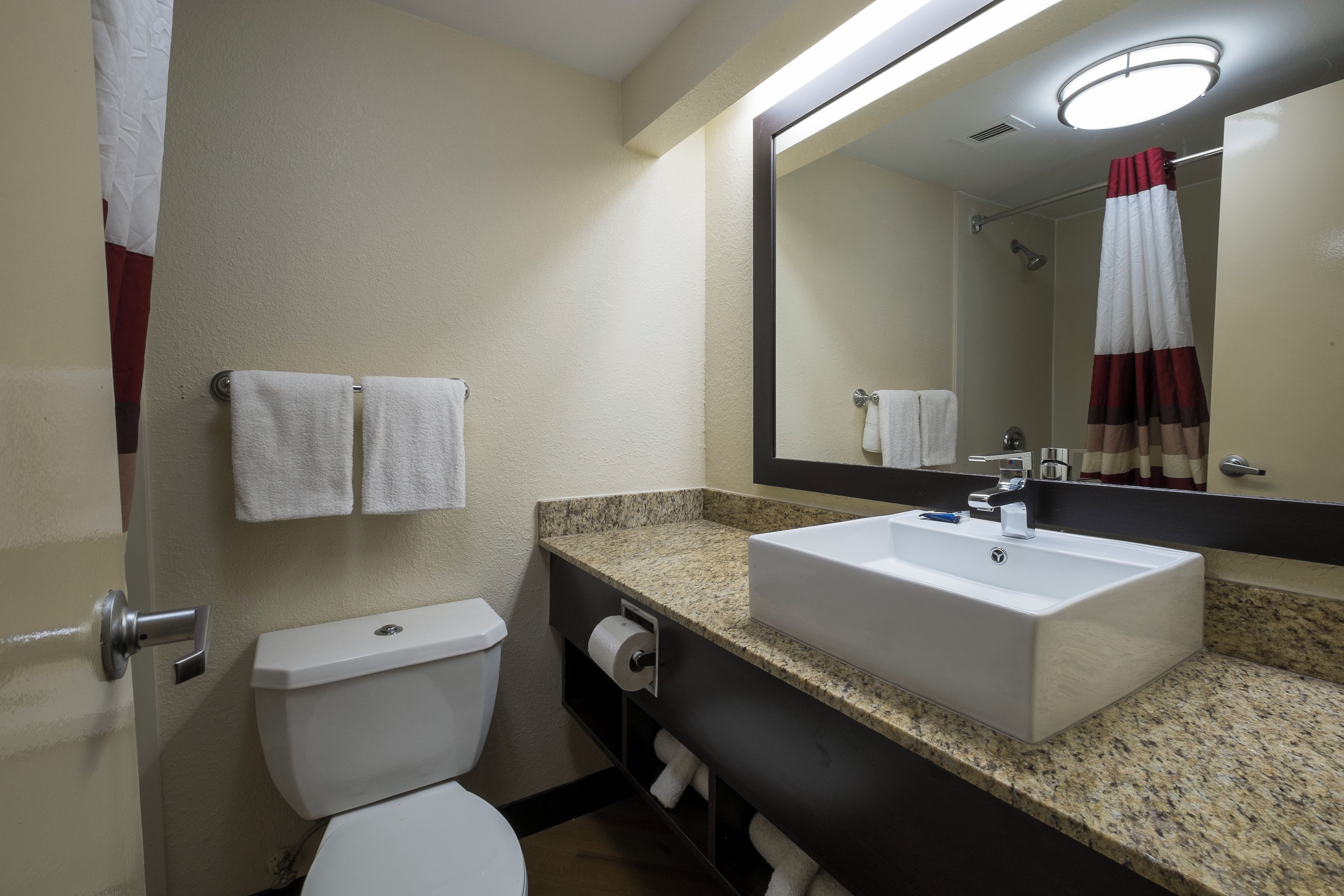 Photo - Red Roof Inn PLUS+ Houston - Energy Corridor