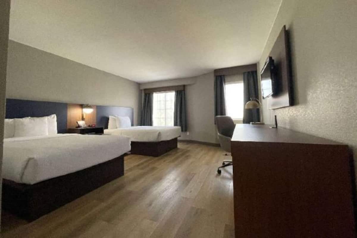 Ropa de cama de alta calidad y escritorio