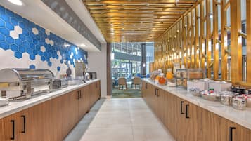 Free daily continental breakfast