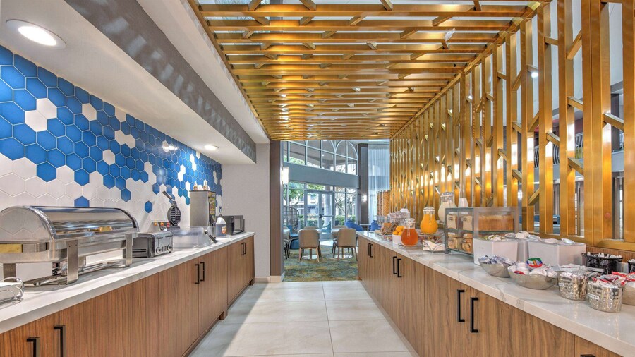 ラ キンタ イン & スイーツ バイ ウィンダム ダラス DFW エアポート ノース