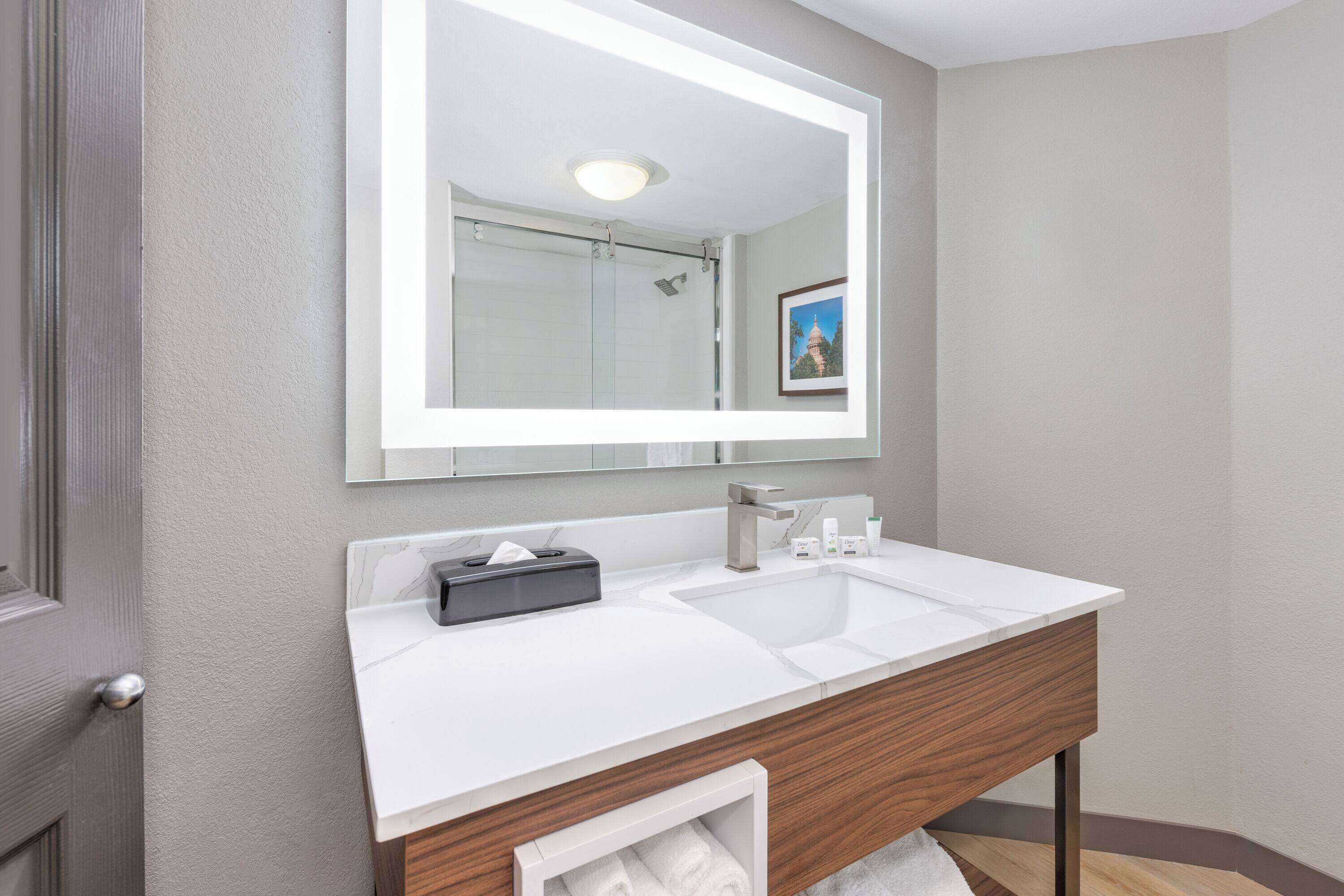 combined shower/bathtub, free toiletries, hair dryer, towels